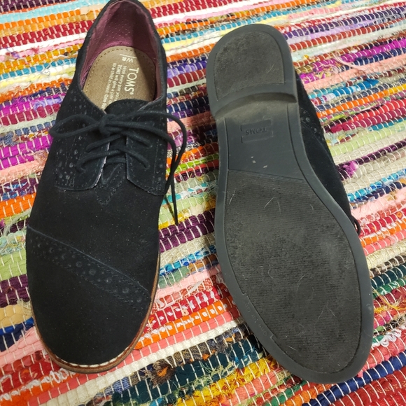 Shoes - Picture 6 of 8